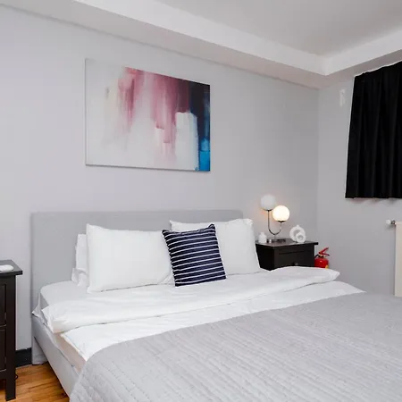 Private House With Terrace - 4 - 2 Bathrooms - Location Apartman *